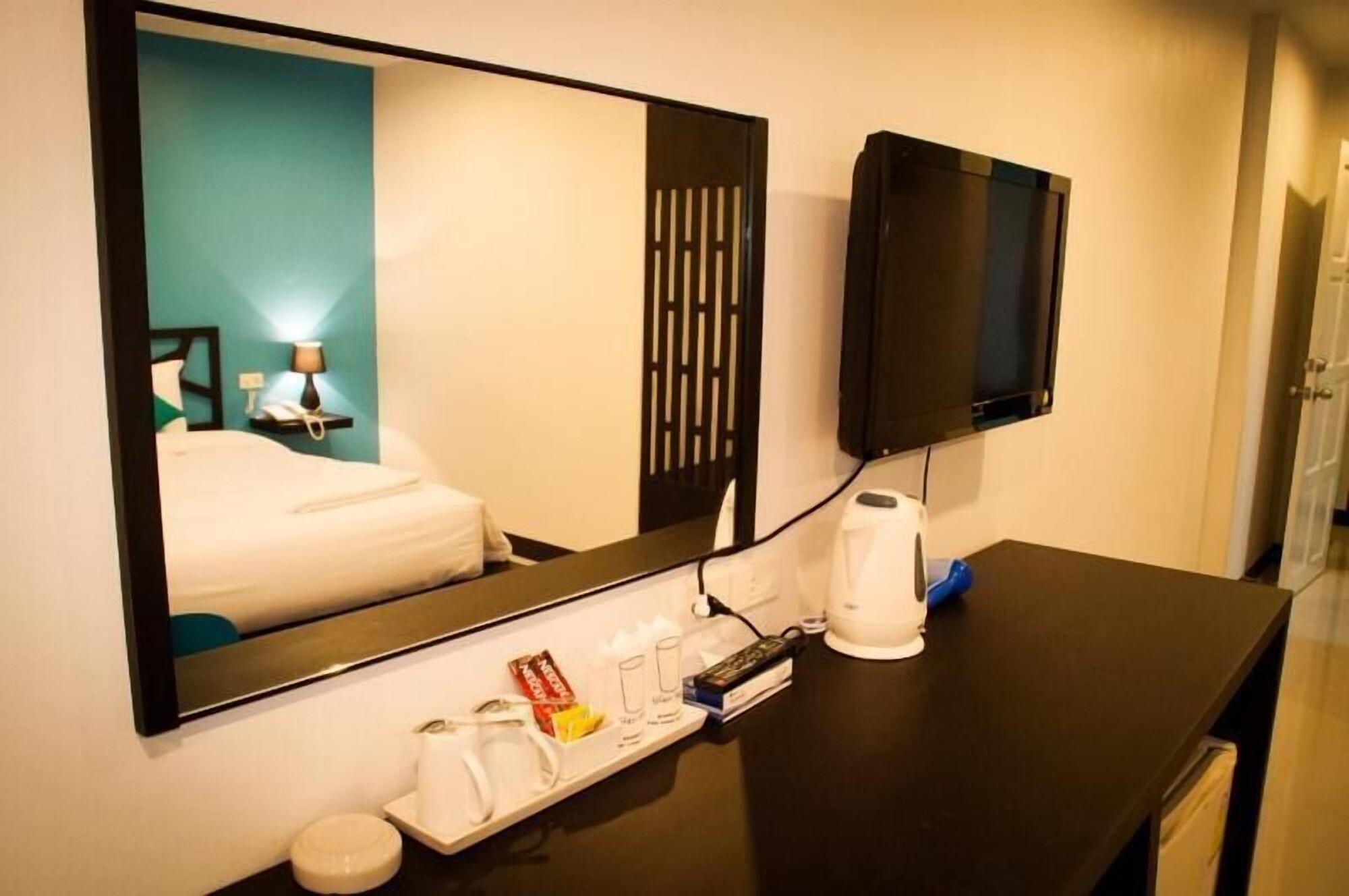 Sleep Whale Hotel Krabi town Esterno foto